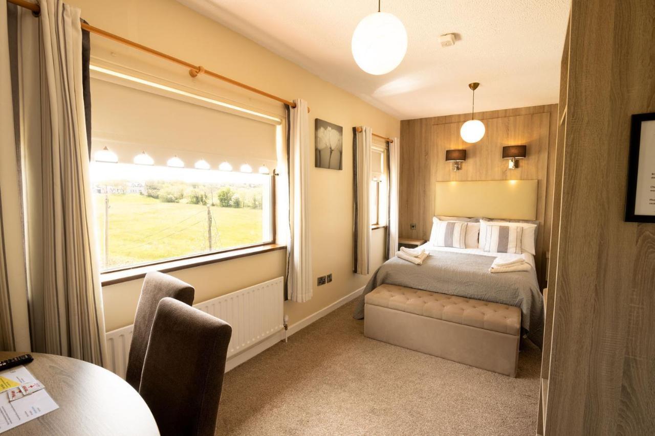 Station House Bed & Breakfast Эннистимон Экстерьер фото